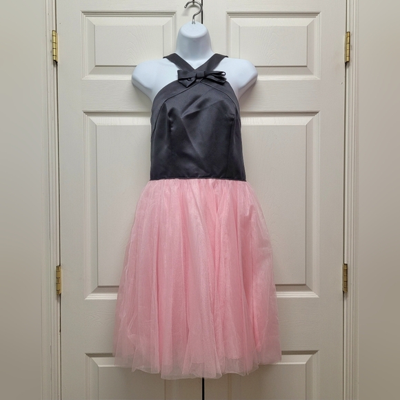 πHost Pickπ Gather & Gown Tuxedo Style Bridesmaid Gown - Picture 3 of 12